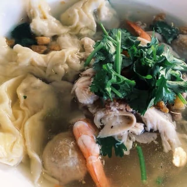 Wonton Combination Rice Stick Soup.