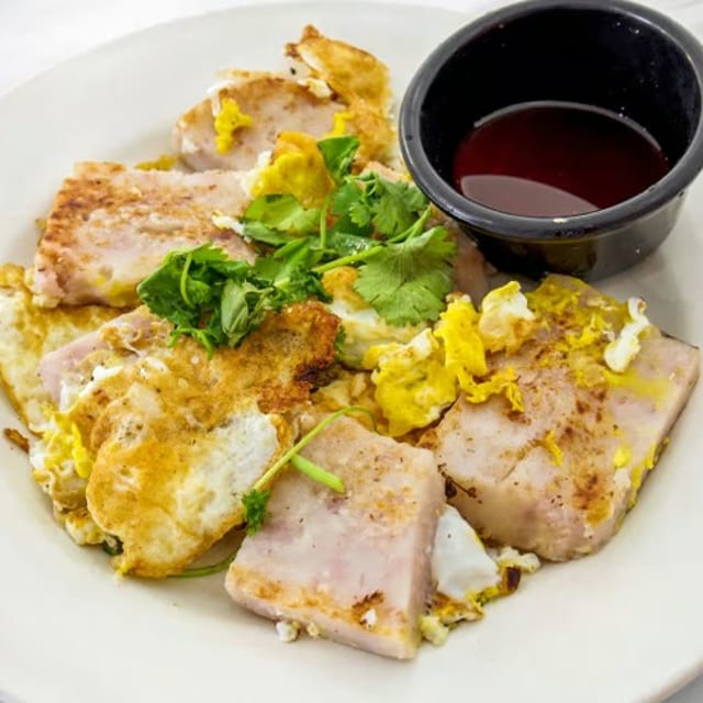Fried Taro Flour Cake.